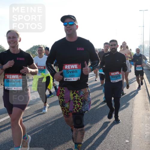 03.10.2025 - Köhlbrandbrückenlauf Fabian Wolf http://msf.ph/oto/9003171 03.10.2025 09:18:14 Position 3 2015, 20, 1228, 1169, 3268, 1931 meine-sportfotos.de