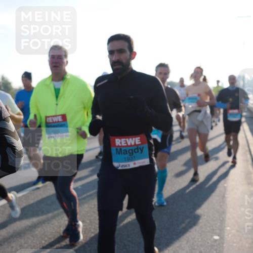 03.10.2025 - Köhlbrandbrückenlauf Fabian Wolf http://msf.ph/oto/9003218 03.10.2025 09:18:15 Position 3 1931 meine-sportfotos.de