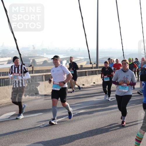 03.10.2025 - Köhlbrandbrückenlauf Julia Fischer http://msf.ph/oto/9003264 03.10.2025 09:29:16 Position 1 1719, 1986 meine-sportfotos.de