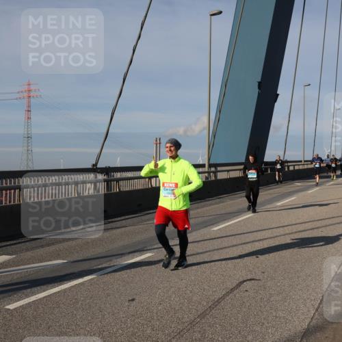 03.10.2025 - Köhlbrandbrückenlauf Julia Fischer http://msf.ph/oto/9003289 03.10.2025 09:45:20 Position 2 1451 meine-sportfotos.de