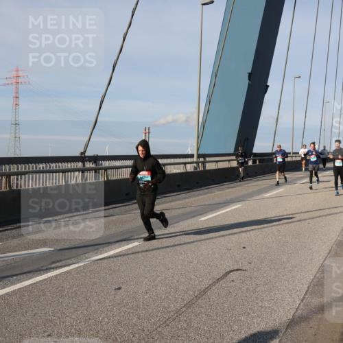 03.10.2025 - Köhlbrandbrückenlauf Julia Fischer http://msf.ph/oto/9003310 03.10.2025 09:45:22 Position 2  meine-sportfotos.de