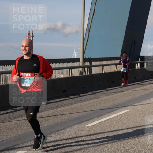 03.10.2025 - Köhlbrandbrückenlauf Julia Fischer http://msf.ph/oto/9003445 03.10.2025 09:45:50 Position 2 1962 meine-sportfotos.de