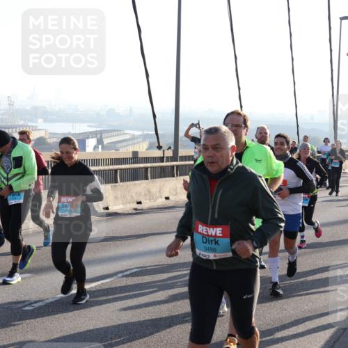 03.10.2025 - Köhlbrandbrückenlauf Julia Fischer http://msf.ph/oto/9003447 03.10.2025 09:29:39 Position 1 2724, 1886, 3488, 1329, 3843 meine-sportfotos.de