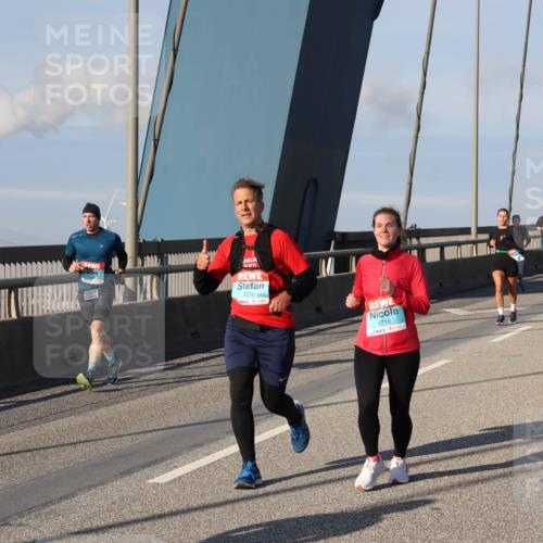 03.10.2025 - Köhlbrandbrückenlauf Julia Fischer http://msf.ph/oto/9003533 03.10.2025 09:46:06 Position 2 3272, 1716 meine-sportfotos.de