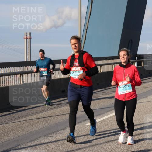 03.10.2025 - Köhlbrandbrückenlauf Julia Fischer http://msf.ph/oto/9003540 03.10.2025 09:46:06 Position 2 3272, 1716 meine-sportfotos.de