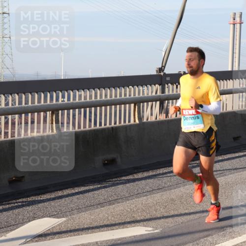 03.10.2025 - Köhlbrandbrückenlauf Julia Fischer http://msf.ph/oto/9003568 03.10.2025 09:29:47 Position 1 3590 meine-sportfotos.de
