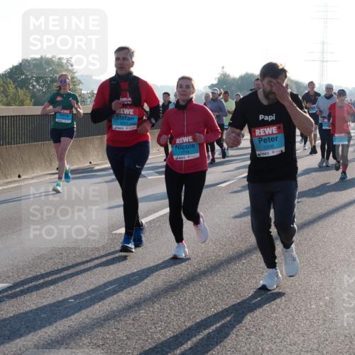 03.10.2025 - Köhlbrandbrückenlauf Fabian Wolf http://msf.ph/oto/9003589 03.10.2025 09:18:23 Position 3 3272, 1716, 1336 meine-sportfotos.de