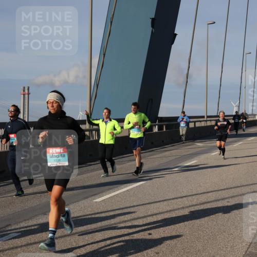03.10.2025 - Köhlbrandbrückenlauf Julia Fischer http://msf.ph/oto/9003885 03.10.2025 09:47:00 Position 2 1338 meine-sportfotos.de