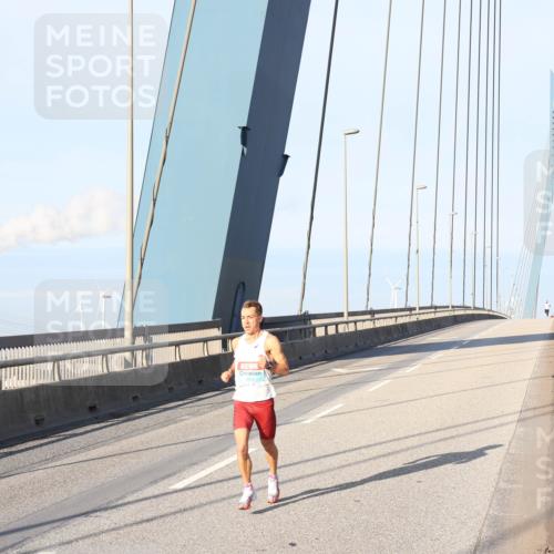 03.10.2025 - Köhlbrandbrückenlauf Julia Fischer http://msf.ph/oto/9003950 03.10.2025 09:31:00 Position 1 1013 meine-sportfotos.de