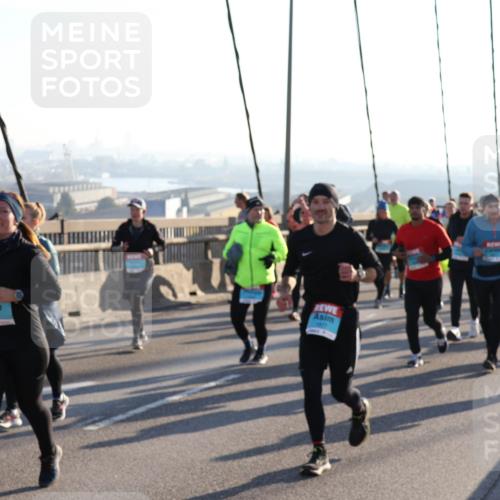 03.10.2025 - Köhlbrandbrückenlauf Julia Fischer http://msf.ph/oto/9003970 03.10.2025 09:31:05 Position 1 1051, 1877 meine-sportfotos.de