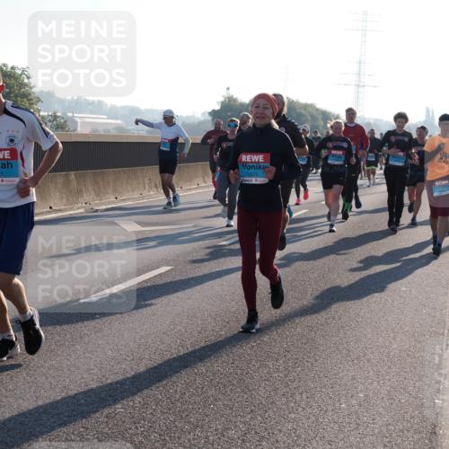 03.10.2025 - Köhlbrandbrückenlauf Fabian Wolf http://msf.ph/oto/9004060 03.10.2025 09:18:35 Position 3 2921, 1670, 42 meine-sportfotos.de