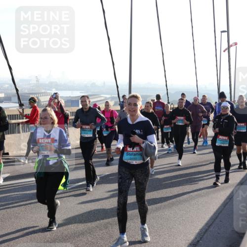 03.10.2025 - Köhlbrandbrückenlauf Julia Fischer http://msf.ph/oto/9004081 03.10.2025 09:31:18 Position 1 1713, 2413, 3132, 3150, 2025 meine-sportfotos.de