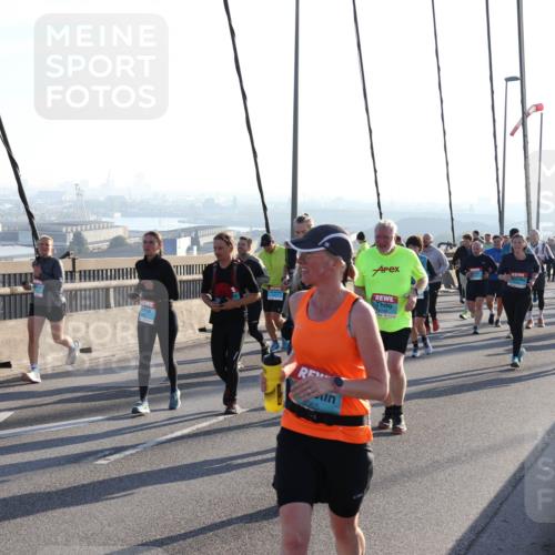 03.10.2025 - Köhlbrandbrückenlauf Julia Fischer http://msf.ph/oto/9004209 03.10.2025 09:31:37 Position 1 4065 meine-sportfotos.de
