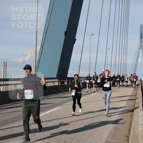 03.10.2025 - Köhlbrandbrückenlauf Julia Fischer http://msf.ph/oto/9004221 03.10.2025 09:48:01 Position 2 1605 meine-sportfotos.de