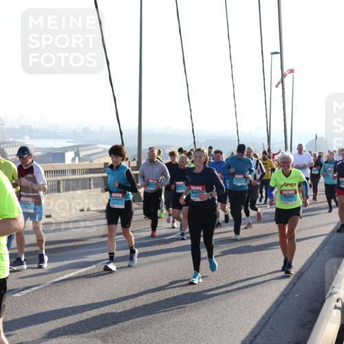 03.10.2025 - Köhlbrandbrückenlauf Julia Fischer http://msf.ph/oto/9004230 03.10.2025 09:31:40 Position 1 2119, 2739 meine-sportfotos.de