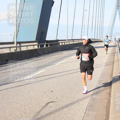 03.10.2025 - Köhlbrandbrückenlauf Julia Fischer http://msf.ph/oto/9004250 03.10.2025 09:31:52 Position 1 247 meine-sportfotos.de