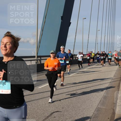 03.10.2025 - Köhlbrandbrückenlauf Julia Fischer http://msf.ph/oto/9004251 03.10.2025 09:48:04 Position 2 3711 meine-sportfotos.de