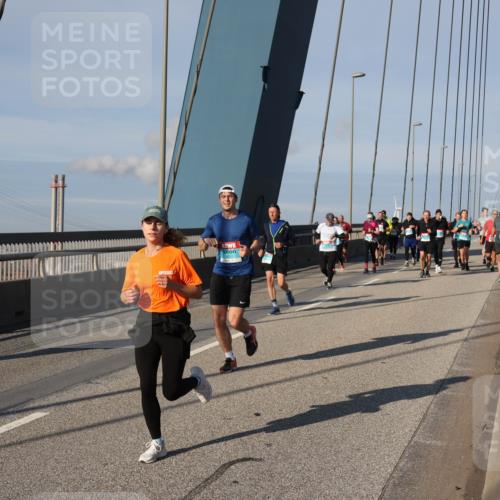 03.10.2025 - Köhlbrandbrückenlauf Julia Fischer http://msf.ph/oto/9004259 03.10.2025 09:48:04 Position 2  meine-sportfotos.de