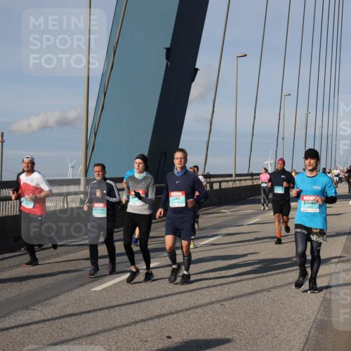03.10.2025 - Köhlbrandbrückenlauf Julia Fischer http://msf.ph/oto/9004628 03.10.2025 09:49:28 Position 2  meine-sportfotos.de