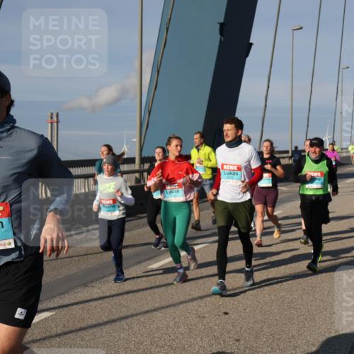 03.10.2025 - Köhlbrandbrückenlauf Julia Fischer http://msf.ph/oto/9004727 03.10.2025 09:49:54 Position 2 3375 meine-sportfotos.de