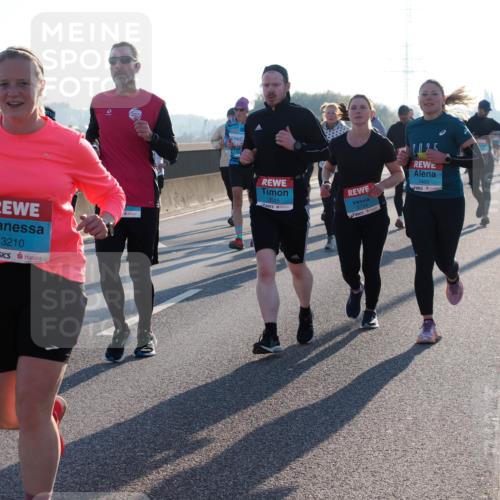 03.10.2025 - Köhlbrandbrückenlauf Fabian Wolf http://msf.ph/oto/9004748 03.10.2025 09:18:53 Position 3 3210, 3515, 3724, 1025, 1460 meine-sportfotos.de
