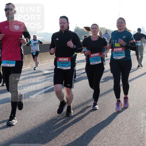 03.10.2025 - Köhlbrandbrückenlauf Fabian Wolf http://msf.ph/oto/9004776 03.10.2025 09:18:53 Position 3 2941, 3515, 3724, 1460 meine-sportfotos.de