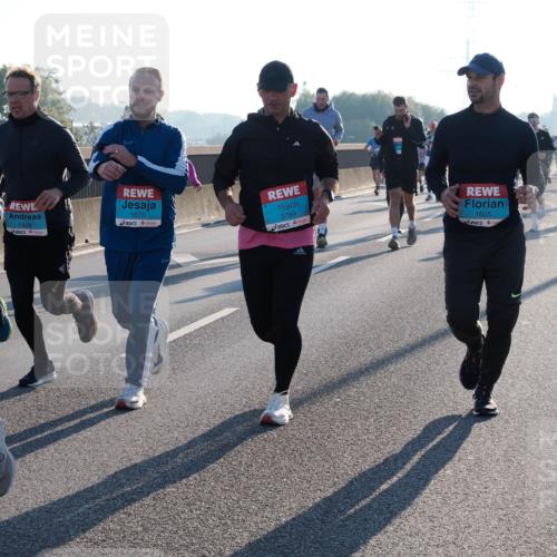 03.10.2025 - Köhlbrandbrückenlauf Fabian Wolf http://msf.ph/oto/9004919 03.10.2025 09:18:57 Position 3 1408, 1675, 3799, 1605 meine-sportfotos.de