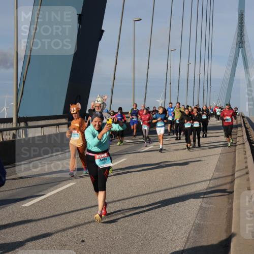 03.10.2025 - Köhlbrandbrückenlauf Julia Fischer http://msf.ph/oto/9004927 03.10.2025 09:50:36 Position 2 2230, 1337 meine-sportfotos.de