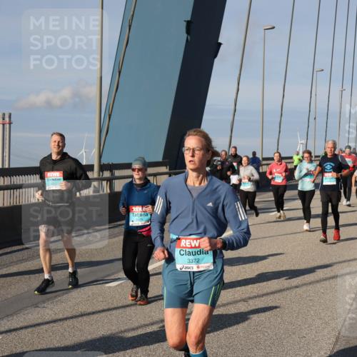 03.10.2025 - Köhlbrandbrückenlauf Julia Fischer http://msf.ph/oto/9005060 03.10.2025 09:50:52 Position 2 3473, 3372 meine-sportfotos.de