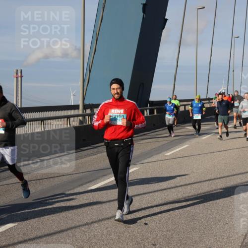 03.10.2025 - Köhlbrandbrückenlauf Julia Fischer http://msf.ph/oto/9005087 03.10.2025 09:50:57 Position 2 16 meine-sportfotos.de