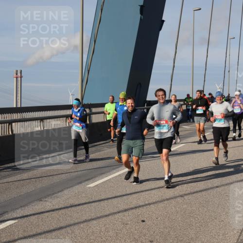 03.10.2025 - Köhlbrandbrückenlauf Julia Fischer http://msf.ph/oto/9005102 03.10.2025 09:51:01 Position 2  meine-sportfotos.de