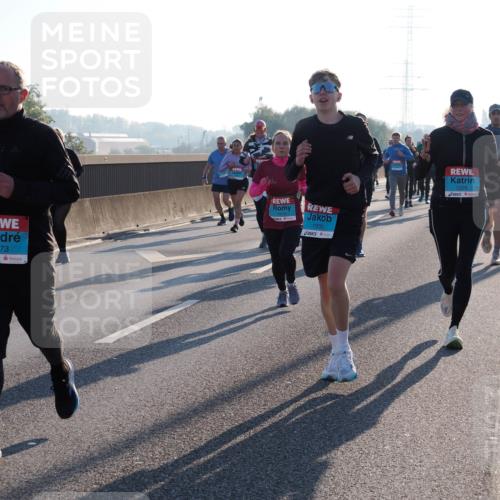 03.10.2025 - Köhlbrandbrückenlauf Fabian Wolf http://msf.ph/oto/9005139 03.10.2025 09:19:03 Position 3 1873, 1515, 1933, 3326 meine-sportfotos.de
