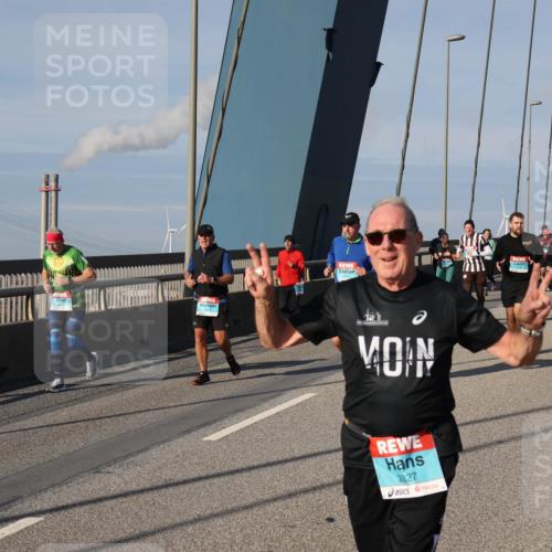 03.10.2025 - Köhlbrandbrückenlauf Julia Fischer http://msf.ph/oto/9005148 03.10.2025 09:51:08 Position 2 3327 meine-sportfotos.de