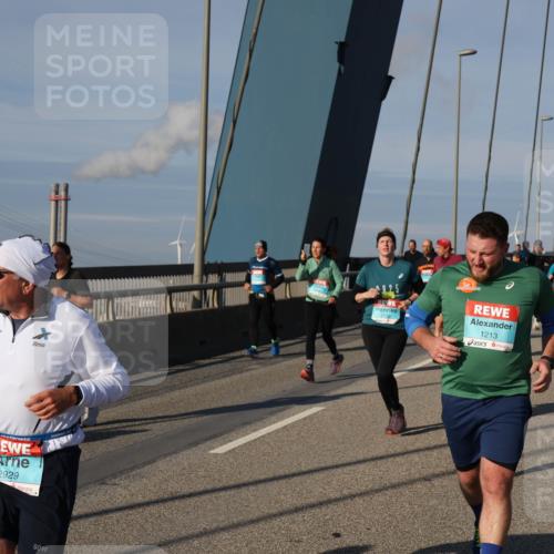 03.10.2025 - Köhlbrandbrückenlauf Julia Fischer http://msf.ph/oto/9005172 03.10.2025 09:51:14 Position 2 2929, 025, 1213 meine-sportfotos.de