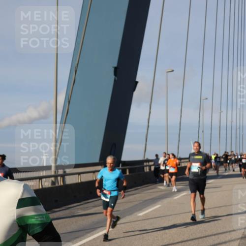 03.10.2025 - Köhlbrandbrückenlauf Julia Fischer http://msf.ph/oto/9005274 03.10.2025 09:51:43 Position 2  meine-sportfotos.de