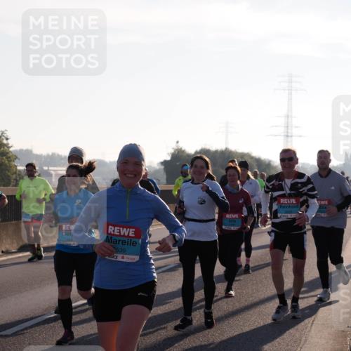 03.10.2025 - Köhlbrandbrückenlauf Fabian Wolf http://msf.ph/oto/9005446 03.10.2025 09:19:15 Position 3 366, 3539, 3540 meine-sportfotos.de