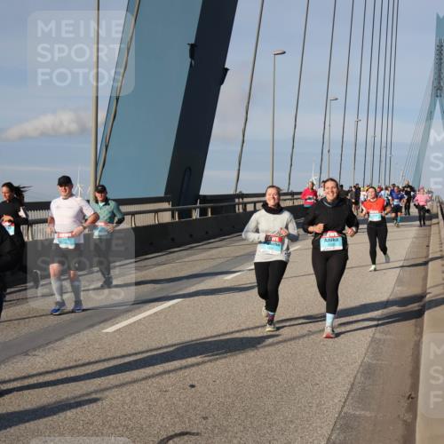 03.10.2025 - Köhlbrandbrückenlauf Julia Fischer http://msf.ph/oto/9005661 03.10.2025 09:52:58 Position 2 2372 meine-sportfotos.de