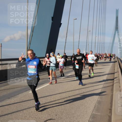03.10.2025 - Köhlbrandbrückenlauf Julia Fischer http://msf.ph/oto/9005737 03.10.2025 09:53:10 Position 2  meine-sportfotos.de