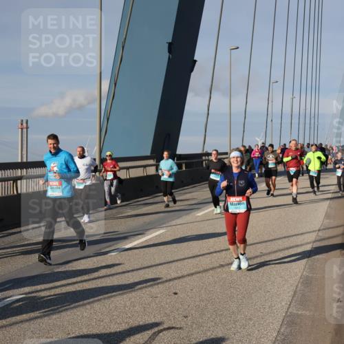 03.10.2025 - Köhlbrandbrückenlauf Julia Fischer http://msf.ph/oto/9005782 03.10.2025 09:53:22 Position 2  meine-sportfotos.de