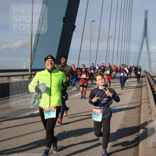 03.10.2025 - Köhlbrandbrückenlauf Julia Fischer http://msf.ph/oto/9005802 03.10.2025 09:53:27 Position 2 1549, 1548 meine-sportfotos.de