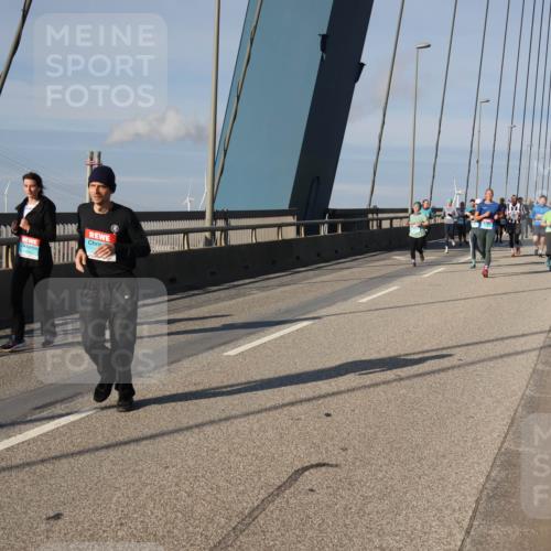 03.10.2025 - Köhlbrandbrückenlauf Julia Fischer http://msf.ph/oto/9006080 03.10.2025 09:54:24 Position 2  meine-sportfotos.de