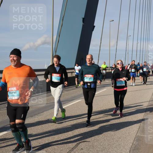 03.10.2025 - Köhlbrandbrückenlauf Julia Fischer http://msf.ph/oto/9006129 03.10.2025 09:54:35 Position 2 3736, 1593, 1917 meine-sportfotos.de
