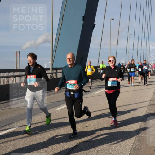 03.10.2025 - Köhlbrandbrückenlauf Julia Fischer http://msf.ph/oto/9006133 03.10.2025 09:54:36 Position 2 3732, 2113, 1917 meine-sportfotos.de