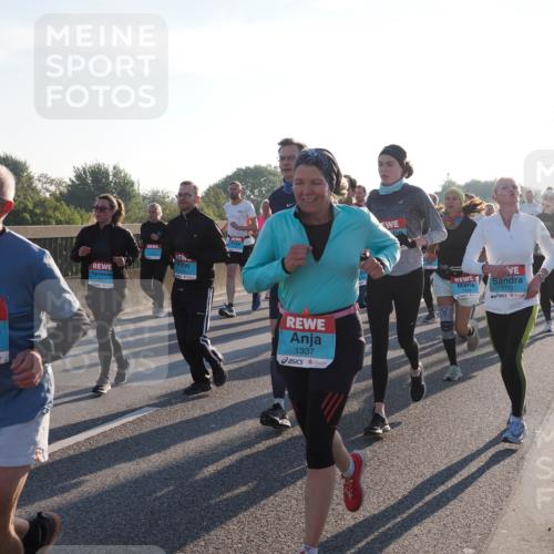 03.10.2025 - Köhlbrandbrückenlauf Fabian Wolf http://msf.ph/oto/9006171 03.10.2025 09:19:34 Position 3 1523, 1603, 1337, 1742 meine-sportfotos.de