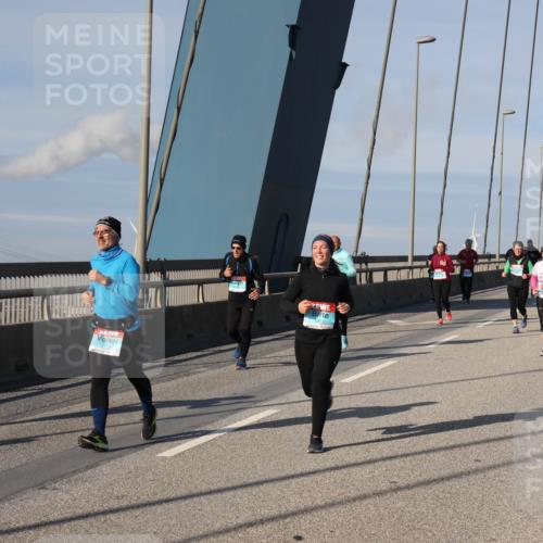 03.10.2025 - Köhlbrandbrückenlauf Julia Fischer http://msf.ph/oto/9006206 03.10.2025 09:55:07 Position 2  meine-sportfotos.de