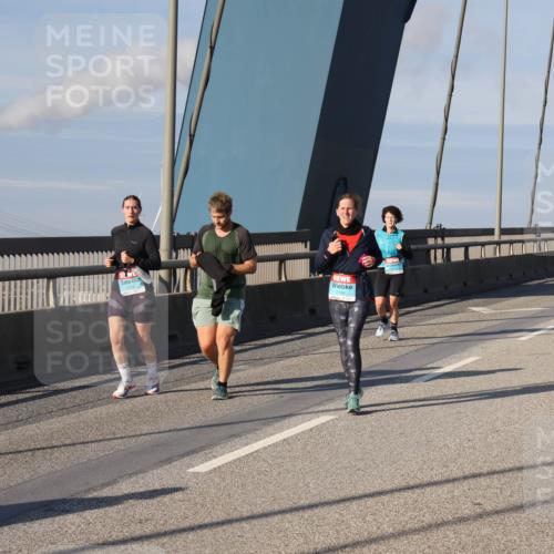 03.10.2025 - Köhlbrandbrückenlauf Julia Fischer http://msf.ph/oto/9006402 03.10.2025 09:55:57 Position 2 2188 meine-sportfotos.de