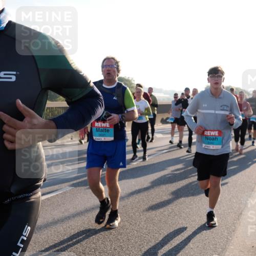 03.10.2025 - Köhlbrandbrückenlauf Fabian Wolf http://msf.ph/oto/9006640 03.10.2025 09:19:46 Position 3 3691, 2040 meine-sportfotos.de