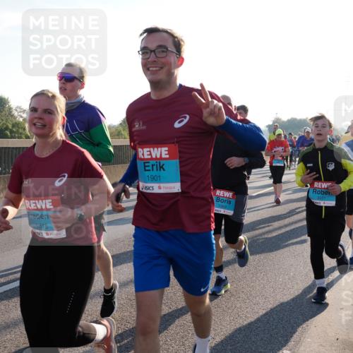 03.10.2025 - Köhlbrandbrückenlauf Fabian Wolf http://msf.ph/oto/9006779 03.10.2025 09:19:50 Position 3 1818, 1901, 3369, 3371 meine-sportfotos.de