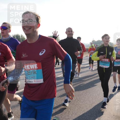 03.10.2025 - Köhlbrandbrückenlauf Fabian Wolf http://msf.ph/oto/9006786 03.10.2025 09:19:50 Position 3 818, 1901, 3371, 3196 meine-sportfotos.de