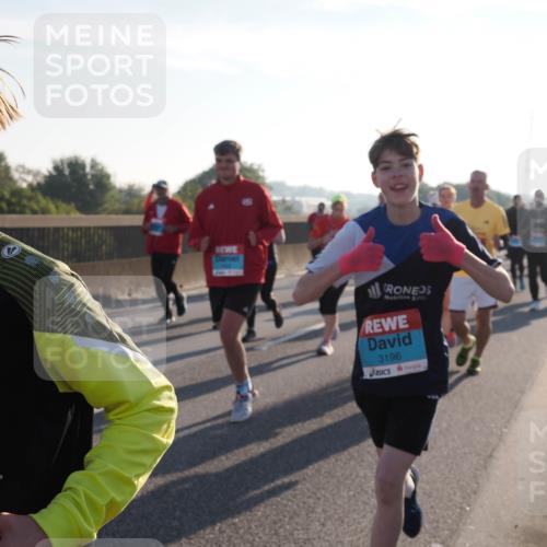03.10.2025 - Köhlbrandbrückenlauf Fabian Wolf http://msf.ph/oto/9006841 03.10.2025 09:19:51 Position 3 1906, 3196 meine-sportfotos.de